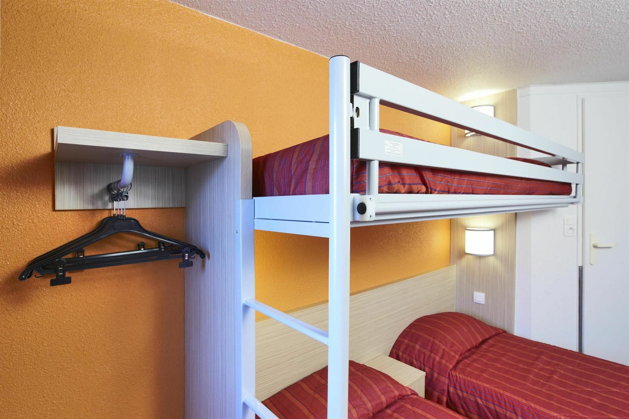 فندق بريمير كلاسيه مونتريول موراوْيْ المظهر الخارجي الصورة A bunk bed